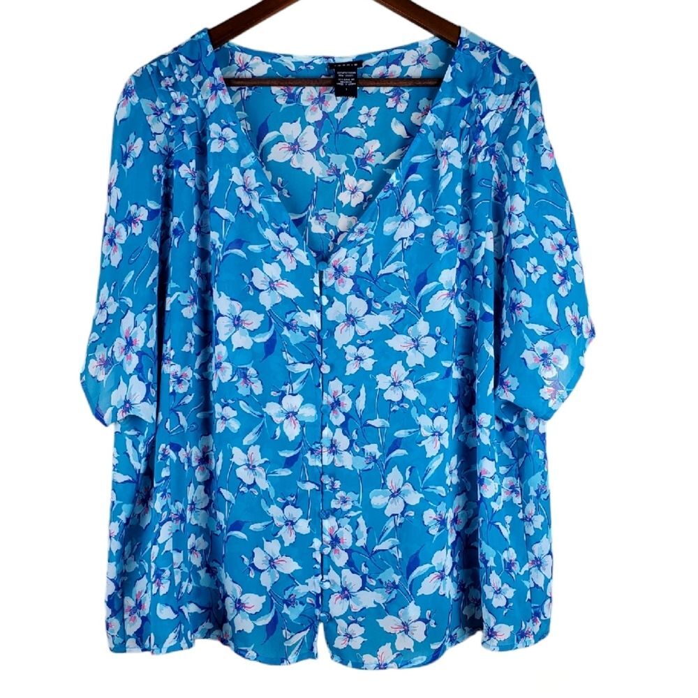 Torrid Blue Floral Button-Front Blouse | Size 1 (1X) | Short Sleeve